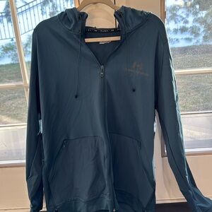 New with tag men’s Under Armour sweater. Color blue size XXL.